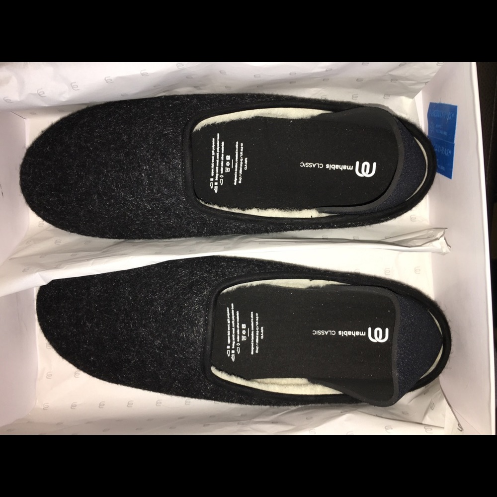 Brand New Men’s Mahabis slippers!